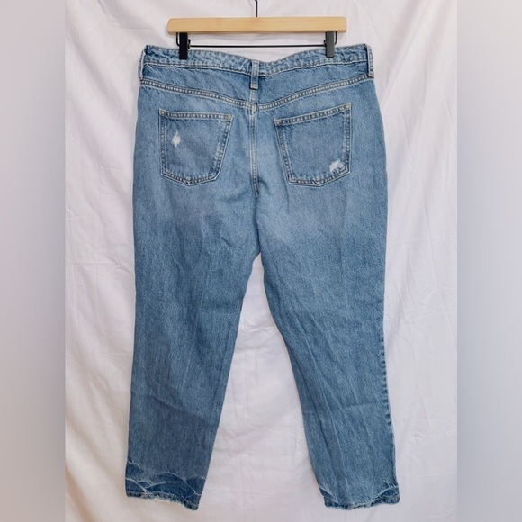 Universal Thread Light Wash Denim High Rise Straight Leg Jean size 14/32 - Picture 6 of 6